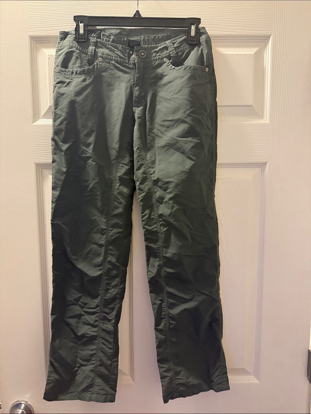 Kuhl Women's Straight Leg Pants in Olive Green 4Short EUC
